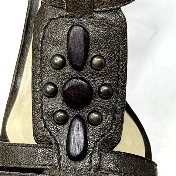 Talbots T-Strap Sandals Wood + Brass Beaded 3" Heels Olive Green sz 8.5 B - Picture 12 of 16